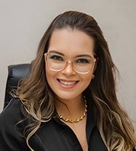 Dra. Julianna Costa, advogada em Goiânia